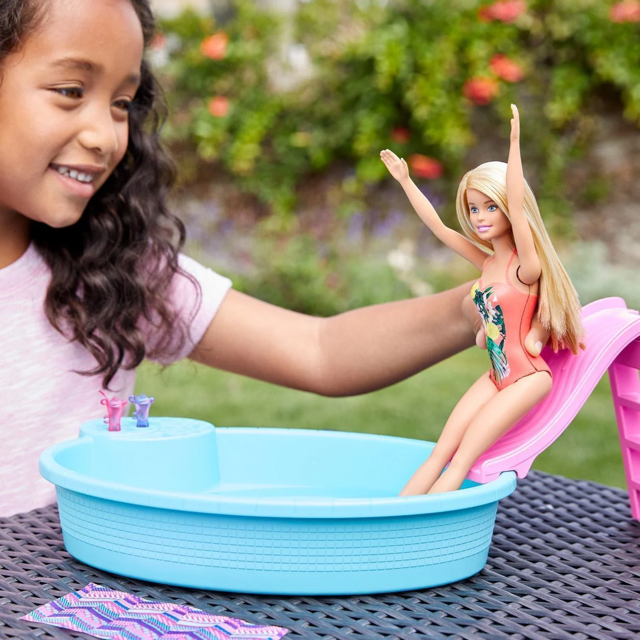 Barbie Piscina Exotica - Mattel - poza 2