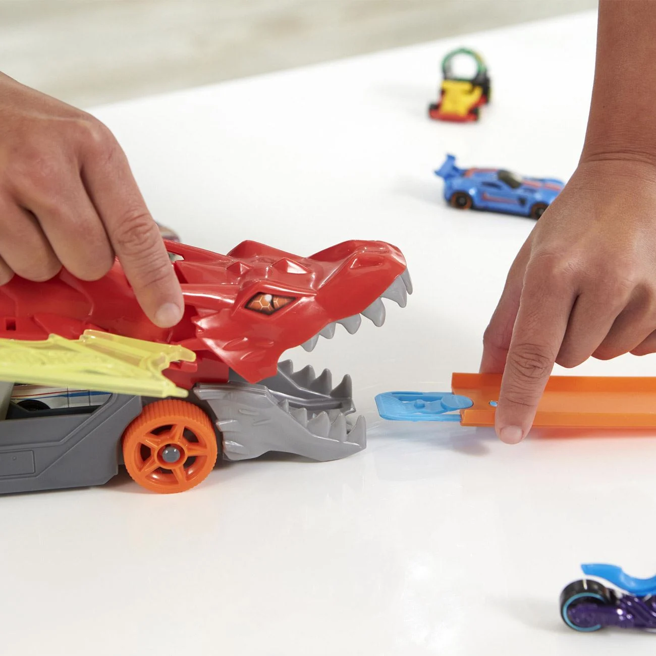 Hot Wheels Camion Dragon - Mattel - poza 3